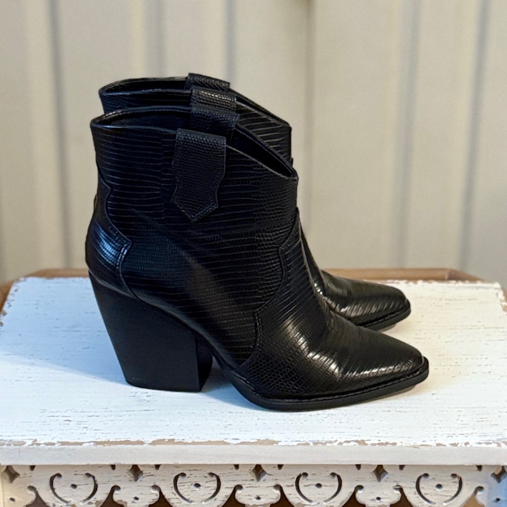 Chinese Laundry Black Bonnie Booties - Picture 4 of 12